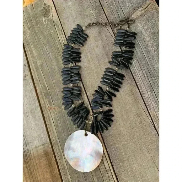 Abalone Necklace | Shell Necklace with Coastal Vibes | Vintage Beach Necklace - Picture 3 of 10